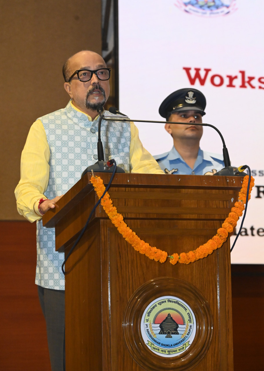 डिजिटल तकनीक का उपयोग करें लेकिन उस पर निर्भरता से बचें – राज्यपाल डेका