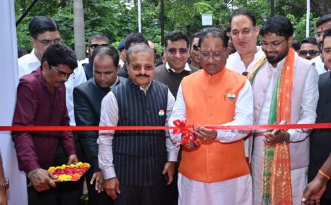 मुख्यमंत्री ने स्वतंत्रता दिवस पर टाउन हॉल में छायाचित्र प्रदर्शनी का किया शुभारंभ