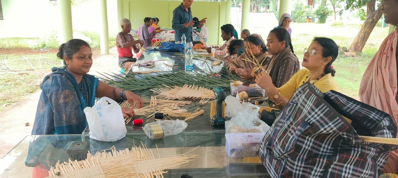 बांस आभूषण एवं शिल्पकला निर्माण पर कार्यशाला का आयोजन