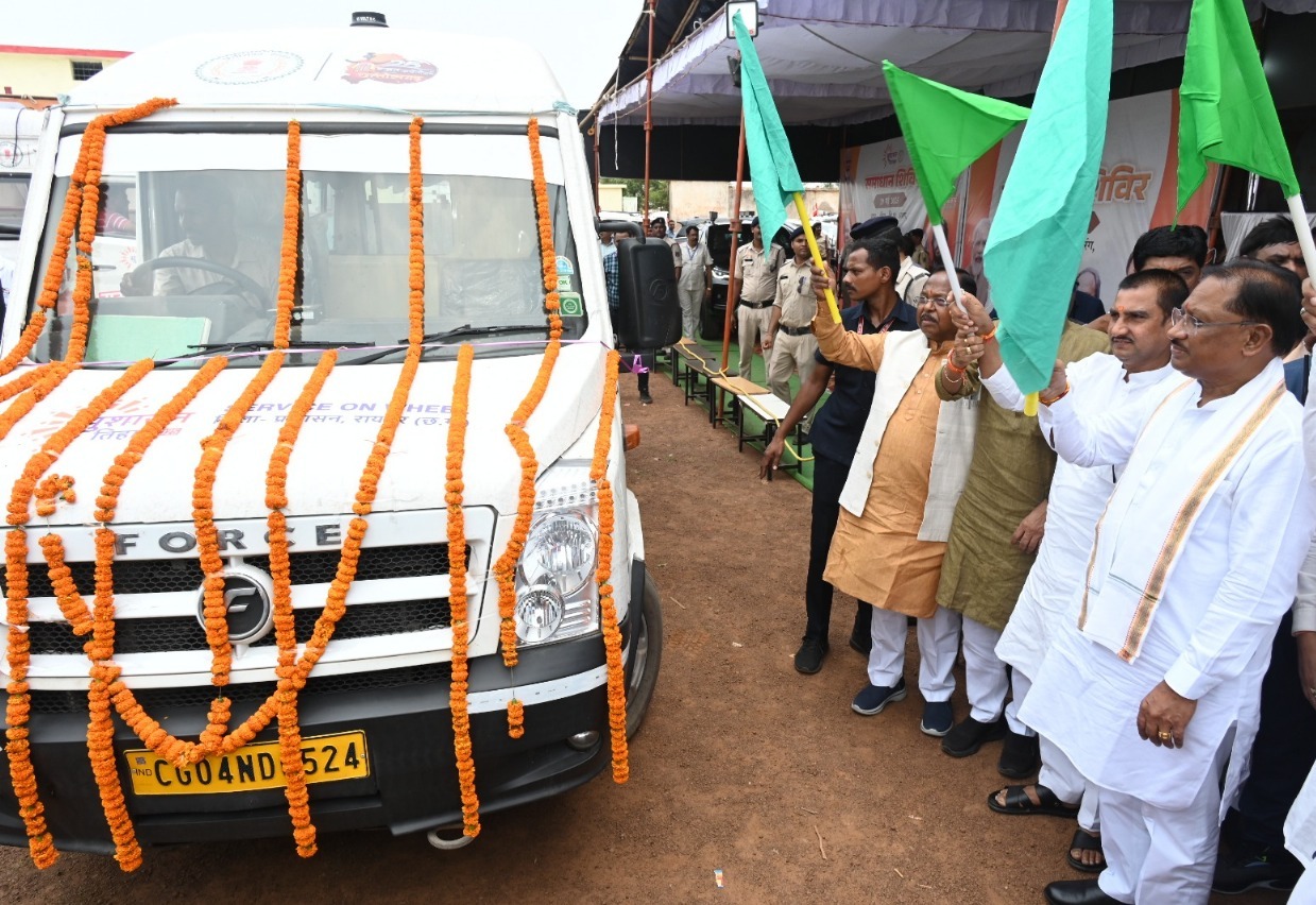 “सुशासन एक्सप्रेस” : गांव-गांव पहुंचा शासन, घर के पास मिल रहीं 24 से ज्यादा सेवाएं