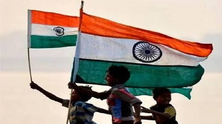 ‘हर घर तिरंगा, हर घर स्वच्छता – स्वतंत्रता का उत्सव, स्वच्छता के संग’ की थीम पर आयोजित कार्यक्रम के सफल क्रियान्वयन हेतु कलेक्टर ने जारी किए निर्देश