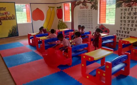 महानगरों के प्ले स्कूल की तरह सुंदर आंगनबाड़ी पहाड़ी कोरवा बस्तियों में