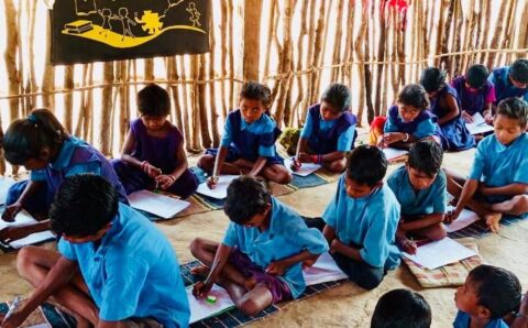 माओवादी प्रभावित सुरपनगुड़ा में शिक्षा की नई सुबह, युक्तिकरण योजना से नियुक्त हुए नियमित शिक्षक