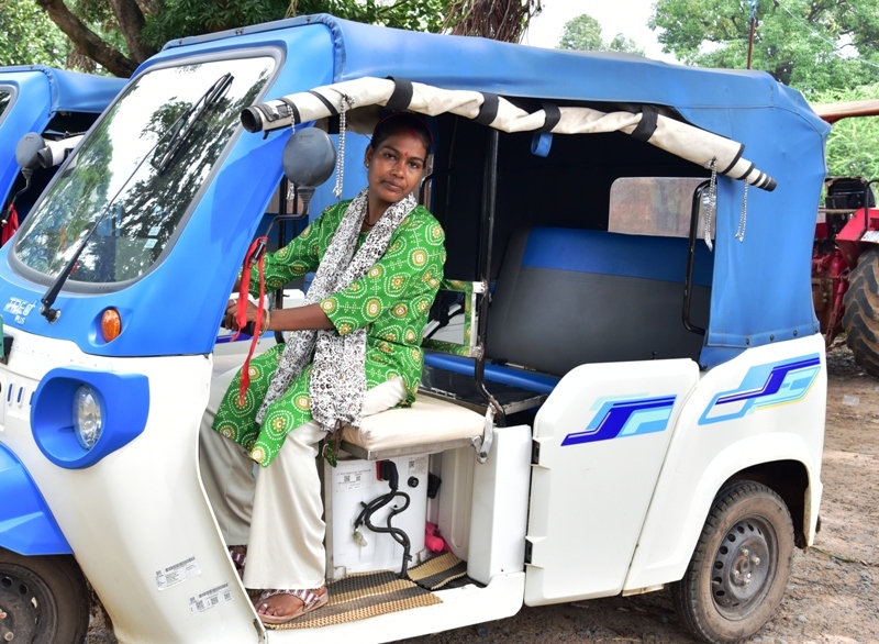 दीदी ई रिक्शा योजना से महिलाओं को मिली नई राह