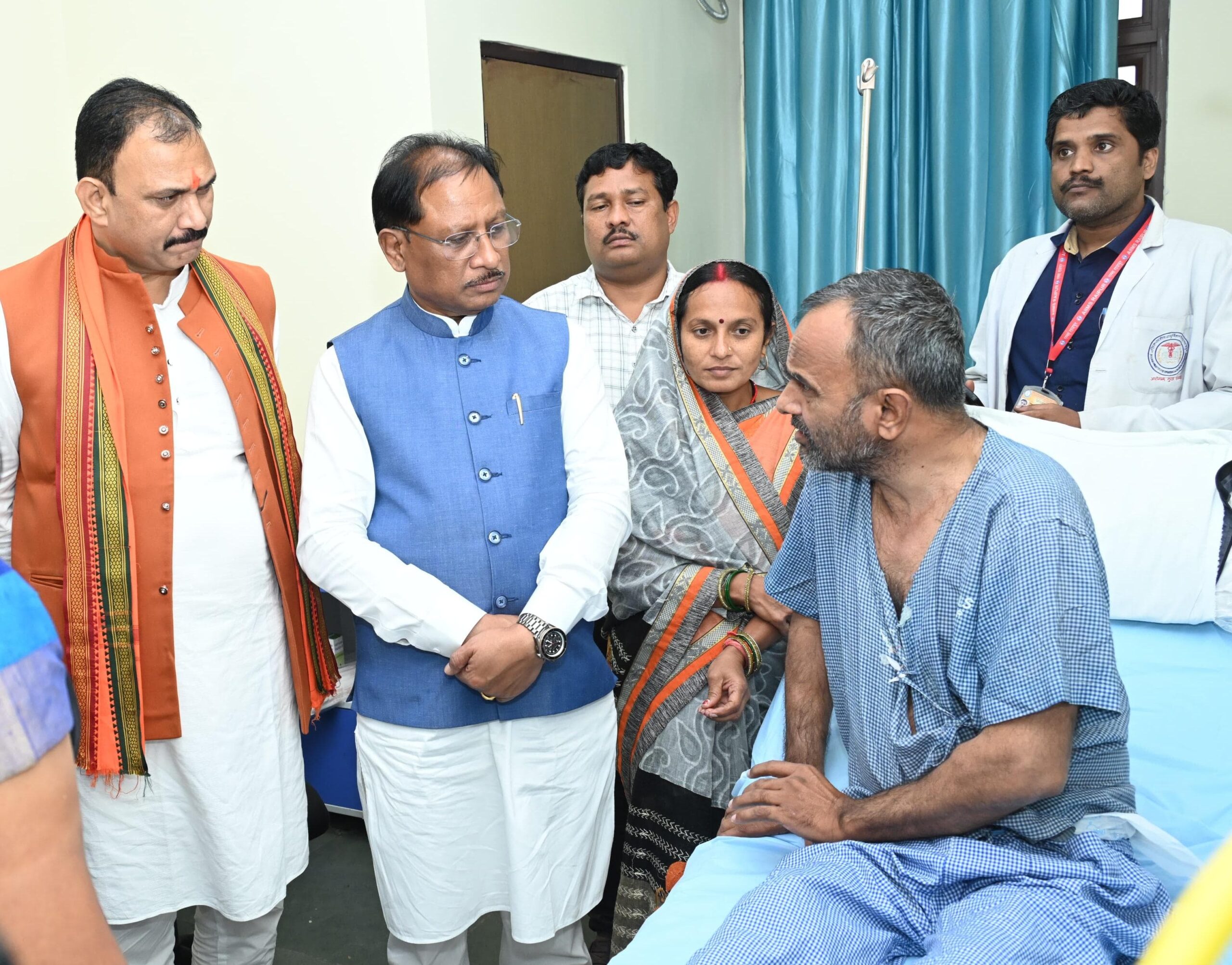 मुख्यमंत्री साय ने एम्स रायपुर में भर्ती विशंभर यादव का जाना कुशलक्षेम, इलाज के लिए 5-5 लाख की आर्थिक सहायता