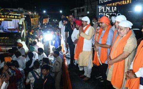 मुख्यमंत्री गुरु तेगबहादुर सिंह जी की 350वीं शहादत शताब्दी पर नगर कीर्तन यात्रा में हुए शामिल