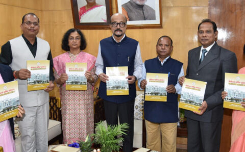 राज्यपाल डेका को लोक सेवा आयोग की अध्यक्ष शांडिल्य ने वार्षिक प्रतिवेदन सौंपा