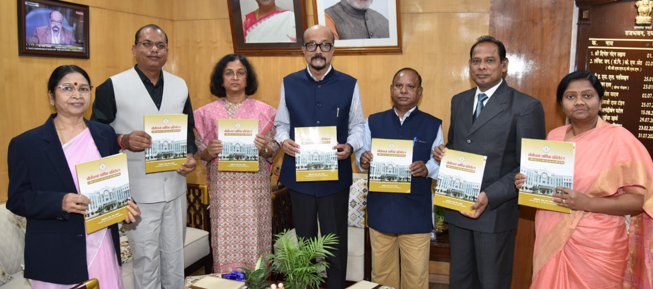 राज्यपाल डेका को लोक सेवा आयोग की अध्यक्ष शांडिल्य ने वार्षिक प्रतिवेदन सौंपा