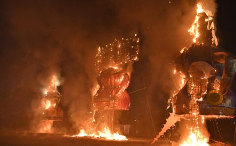 डब्लू आर एस कॉलोनी में रावण दहन: राज्यपाल रमेन डेका और मुख्यमंत्री साय की उपस्थिति में उमड़ा उत्साह