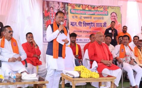 भुईयांपानी में आस्था, सेवा और सुशासन का संगम, संतों की कृपा और जनता के विश्वास से जगमगाया दीपोत्सव, सीएम साय ने करोड़ों के विकास की दी सौगात