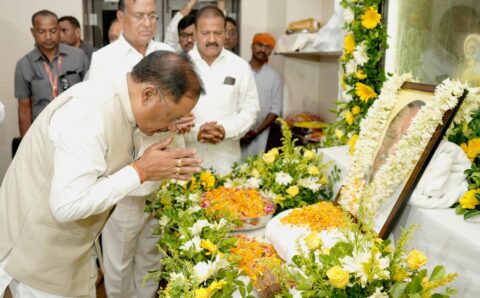 मुख्यमंत्री साय ने पूर्व विधानसभा उपाध्यक्ष स्वर्गीय लाल अग्रवाल को दी श्रद्धांजलि