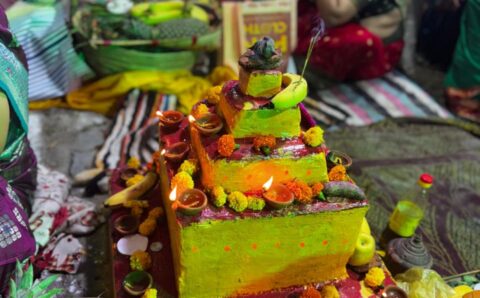 नरैया तालाब में 40 वर्षों से हो रही है छठ पूजा, आज छठ व्रतियों ने डूबते सूर्य को दिया अर्घ्य