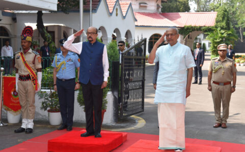 उप राष्ट्रपति को दिया गया गार्ड ऑफ ऑनर