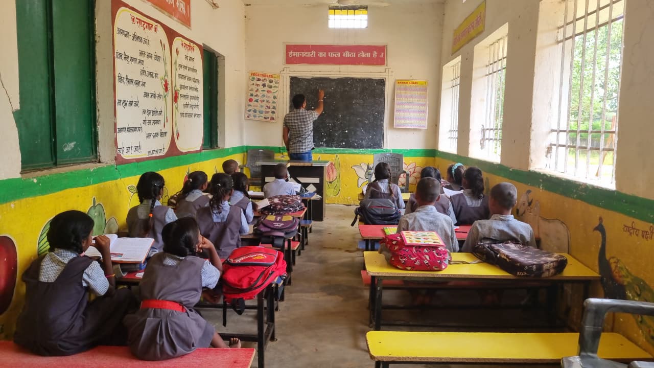 युक्तियुक्तकरण से बदली चचरेल प्राथमिक स्कूल की तस्वीर