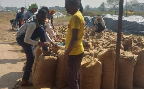 मुख्यमंत्री साय के नेतृत्व में प्रदेश के किसानों से समर्थन मूल्य पर धान खरीदी का सिलसिला शुरू