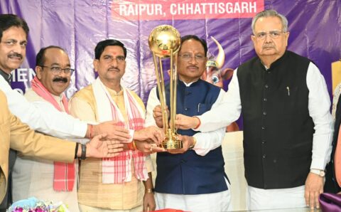 मुख्यमंत्री और विधानसभा अध्यक्ष ने हॉकी मेन्स जूनियर वर्ल्ड कप ट्रॉफी 2025 का किया भव्य अनावरण