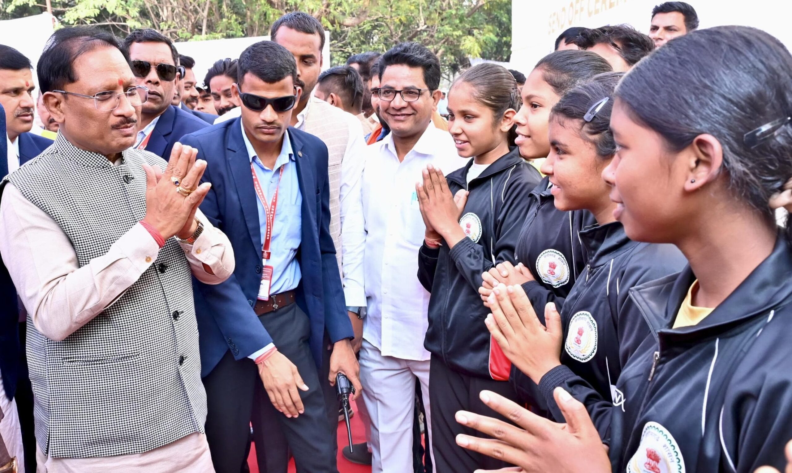 मुख्यमंत्री ने यूनिटी मार्च के लिए राज्य के 68 युवाओं के दल को हरी झंडी दिखाकर किया रवाना