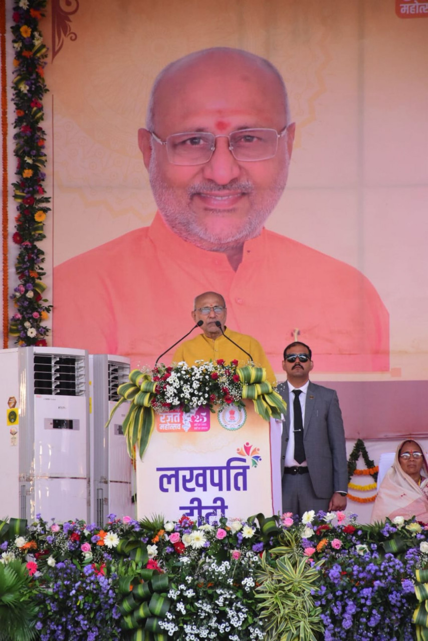 उपराष्ट्रपति ने महिलाओं के नेतृत्व वाले विकास और जमीनी स्तर पर लोकतंत्र के मॉडल के रूप में ‘लखपति दीदी’ पहल की सराहना की