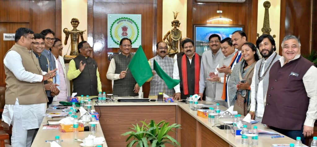 मुख्यमंत्री ग्रामीण बस योजना का दूसरा चरण शुरू, 180 नए गांव जुड़े बस सुविधा से