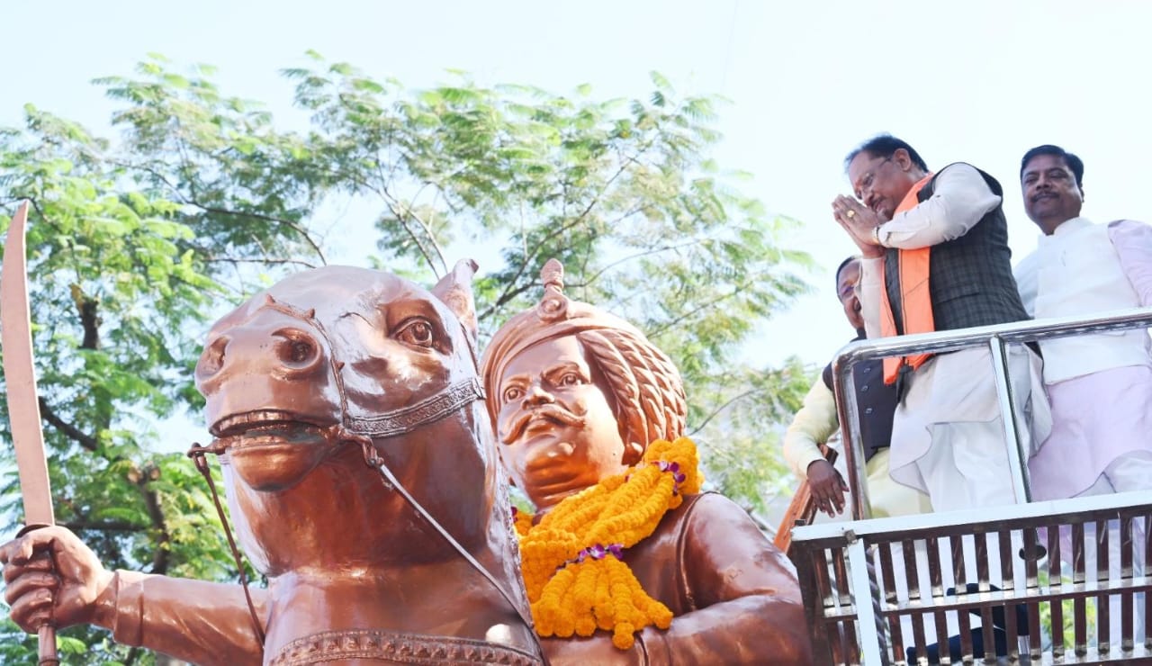 मुख्यमंत्री साय ने शहीद वीर नारायण सिंह के त्याग और संघर्ष का स्मरण किया