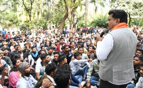 आरक्षक भर्ती प्रक्रिया में पारदर्शिता के लिए शासन पूरी तरह प्रतिबद्ध – उपमुख्यमंत्री शर्मा