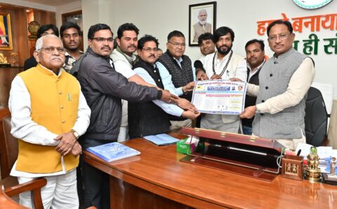 मुख्यमंत्री साय से सतनामी विकास परिषद के प्रतिनिधिमंडल ने की सौजन्य भेंट