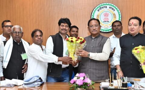 मुख्यमंत्री साय ने विजय दिवस पर शहीदों को किया नमन