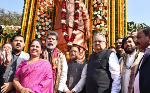 मुख्यमंत्री साय ने पूर्व प्रधानमंत्री स्वर्गीय श्री अटल बिहारी वाजपेयी की जयंती पर 115 शहरों में अटल परिसरों का लोकार्पण किया