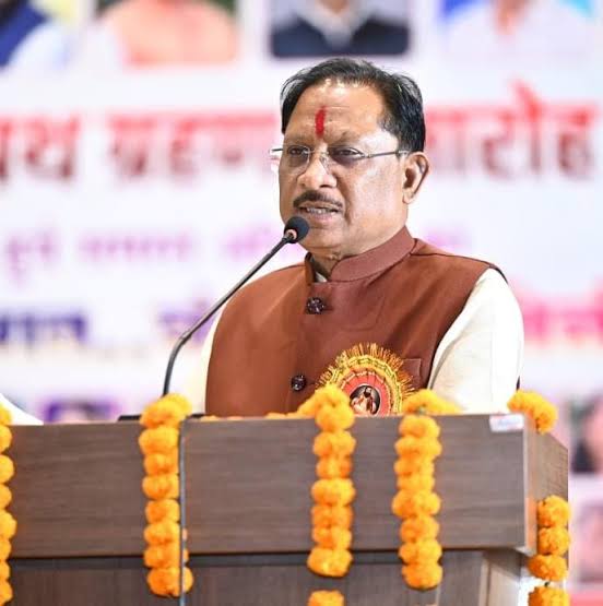 मुख्यमंत्री साय ने अमर शहीद वीर नारायण सिंह के बलिदान दिवस पर किया नमन