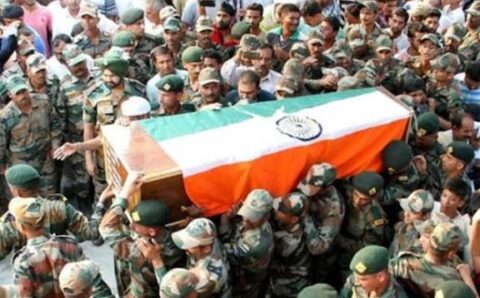 शहीद जवान के पत्नी को 1 करोड़ 10 लाख रूपये की चेक प्रदान की गई