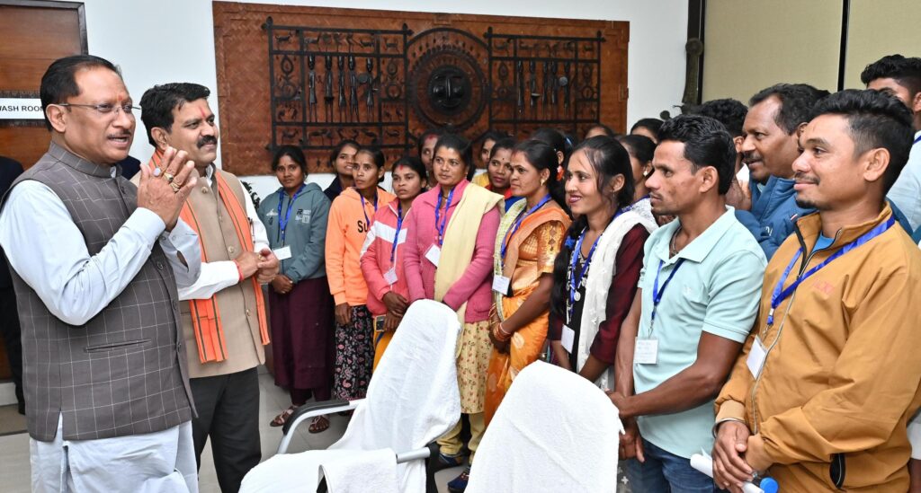 बस्तर अंचल का सर्वांगीण विकास सुनिश्चित करने के लिए सरकार प्रतिबद्ध : मुख्यमंत्री साय