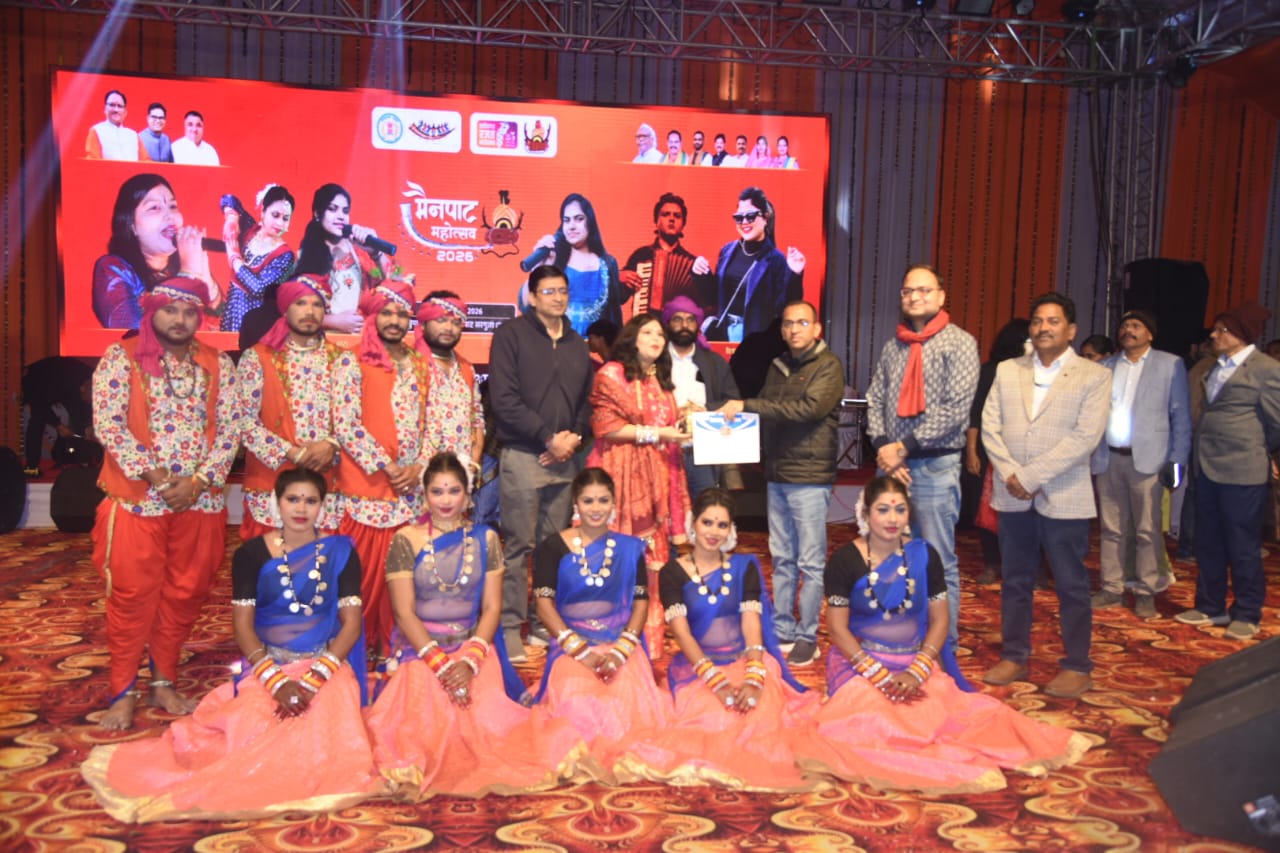 लोकसंगीत और बॉलीवुड सुरों से सजा मैनपाट महोत्सव का दूसरा दिन