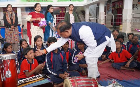 दिव्यांग बच्चों के बीच पहुंचे मुख्यमंत्री साय