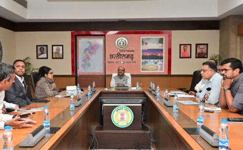 मुख्य सचिव ने मंत्रालय महानदी भवन में नवा अंजोर विजन@ 2047 मॉनिटरिंग पोर्टल की समीक्षा की