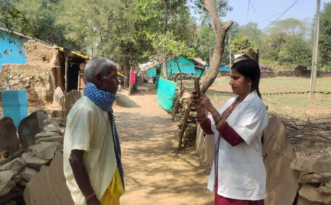आयुष्मान और वय वंदन कार्ड वितरण में प्रदेश का अग्रणी जिला बना बस्तर