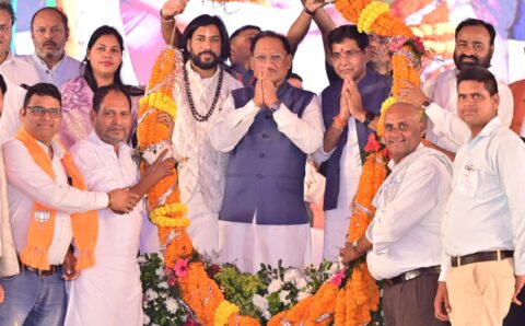 किसानों की खुशियों भरी होली के बाद अब भूमिहीन कृषि श्रमिकों की नवरात्रि भी हुई समृद्ध