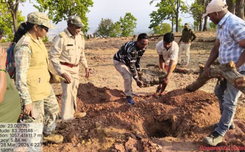 जंगल क्षेत्र में अवैध बोरवेल खनन पर वन विभाग की सख्त कार्यवाही, दो वाहन जब्त