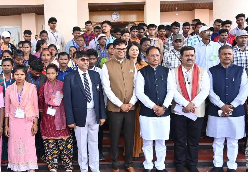 मुख्यमंत्री साय ने किया ‘गुलाल’ होली विशेषांक का विमोचन