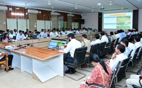 विशेष पिछड़ी जनजाति पहाड़ी कोरवा परिवारों के लिए प्रत्येक माह लगाए मेडिकल कैंप – राज्यपाल डेका