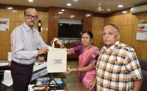 राज्यपाल डेका से नो प्लास्टिक कैंपेन की ब्रांड एंबेसडर आप्टे ने की मुलाकात