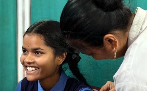 अपनी ज़िम्मेदारी निभाएं और अपनी बेटियों को सर्वाईकल कैंसर के खतरे से बचाएं