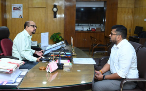 राज्यपाल डेका ने कारखानों में दुर्घटनाओं को रोकने के लिए सुरक्षा व्यवस्था मजबूत करने के दिए निर्देश