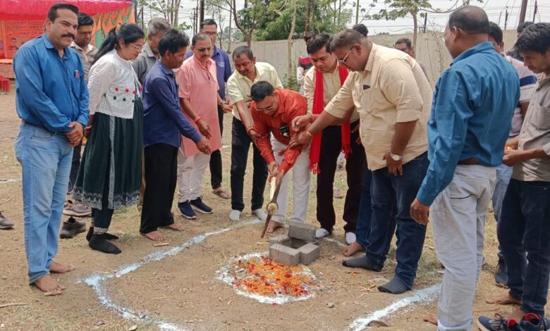 मीडिया कॉलोनी में हनुमान जयंती पर ‘दोहरी खुशी’: रंगमंच का हुआ भूमि पूजन